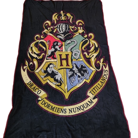 Harry Potter Wizarding World Black Finished Red Edges Plush Blanket Throw Large - Picture 4 of 9